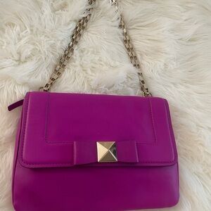 Fuschia Kate Spade Shoulder Bag with Chain Strap and Gold Hardware